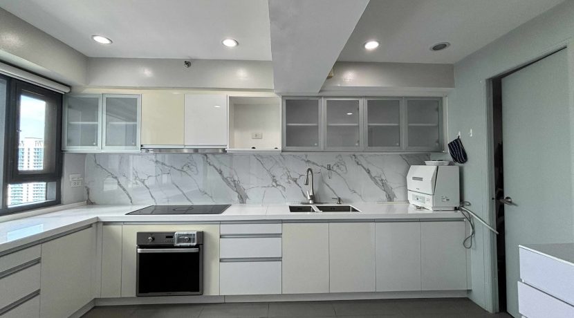 3cca5bfd97f9cd5f18ef9442d1cb03ff