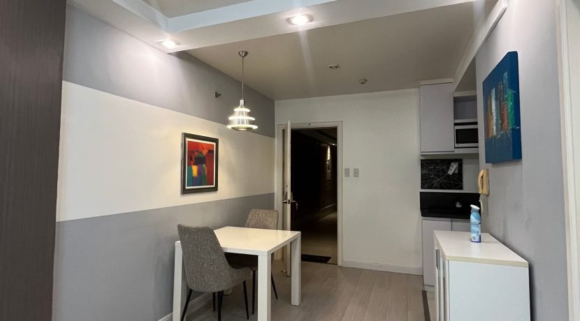 4391daf94adb4aace548f784f7fb43b9