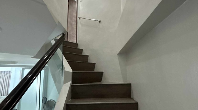 6b9afe2be55429b621fa723da8bf989c