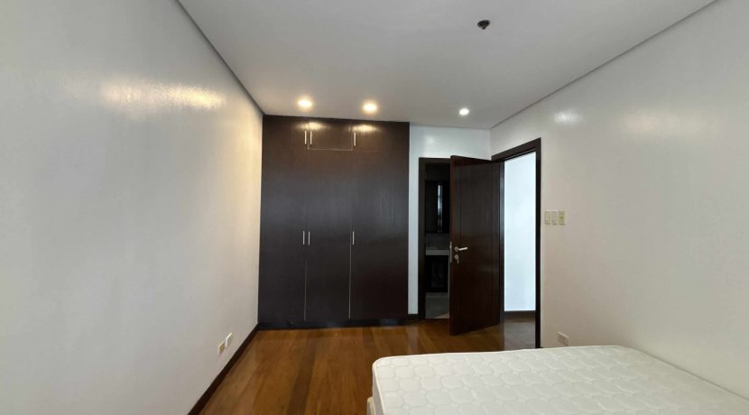 cacbeea2f3baabbaaad18762acd1158b