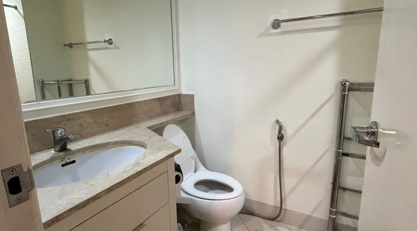 e82c1b559e44a5a8d4e067212382a940