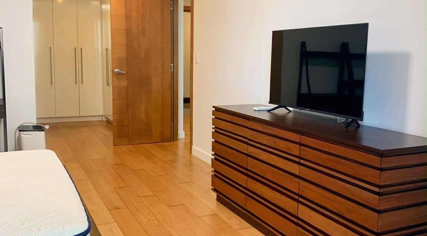 55b0beea584deae54fbb27c5da18bcc9