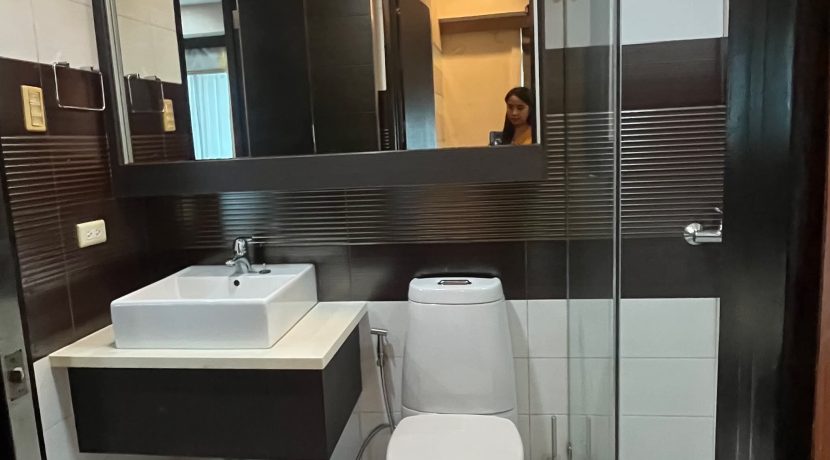 658c255398f689a0ebe37b08628ad7b2