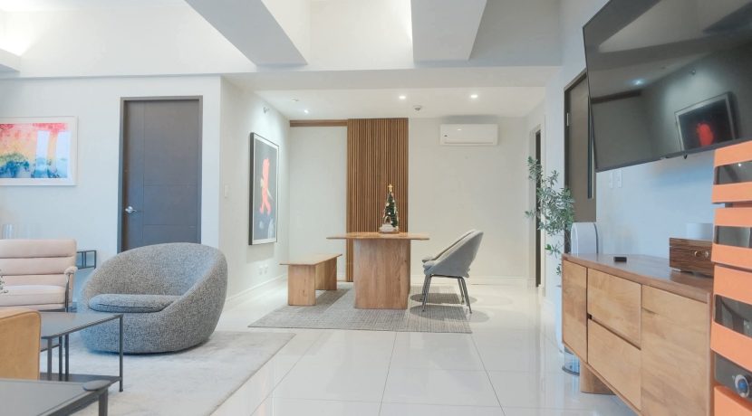 55c38302107ea7e8f384b4513e6e0b1c