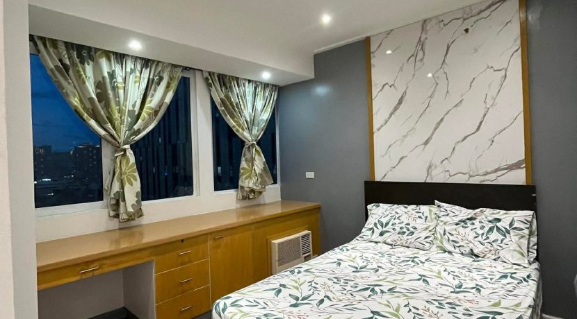 4b5f9ec29916c03187a6b9fdc9181300