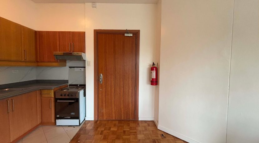 f06d312c0638f9d4e63b24091e31a1e1