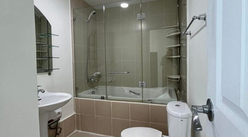 2c3366314eddbe467940a777a5162358