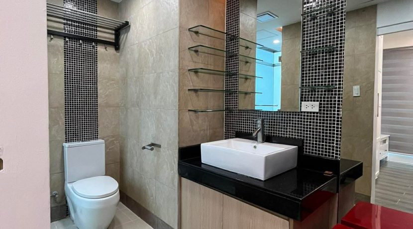 4bd6d9108575846696e4c4001563b369