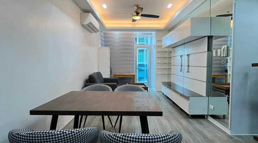 5549935155cd8934f61584276a4a1367