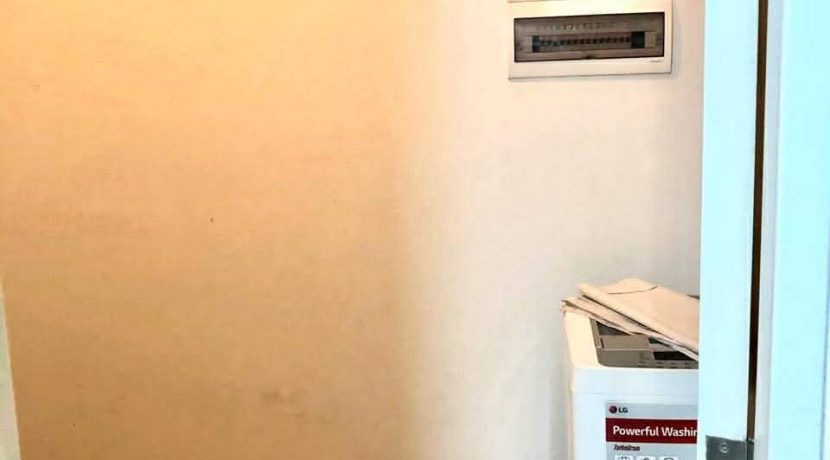 a166411066bf7ff3ca3e882b2d82bf33