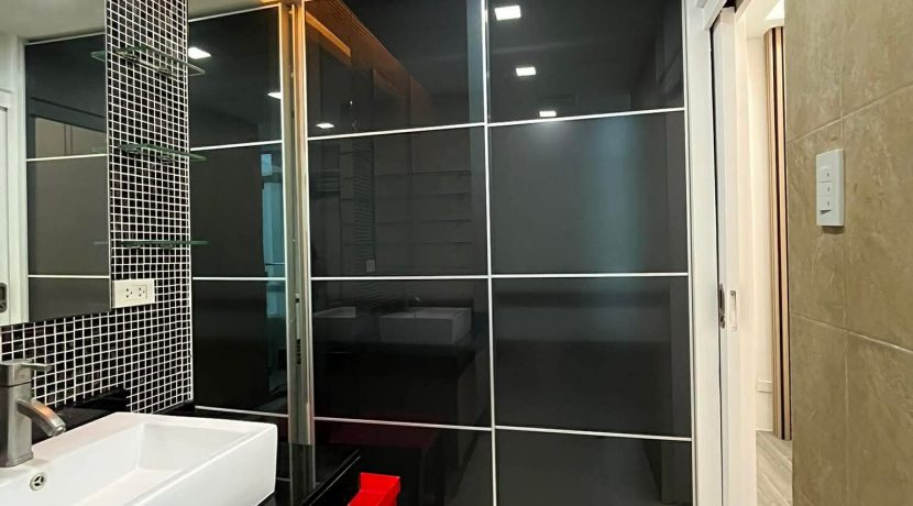 b018b87369c248163614ec593945ffcb