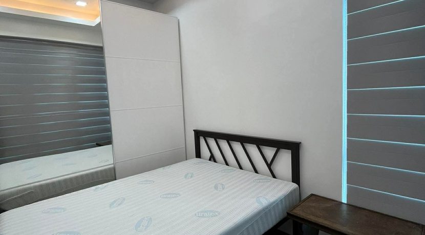 e6ea93a4a5fd9b9a0305cf73cd1f152a