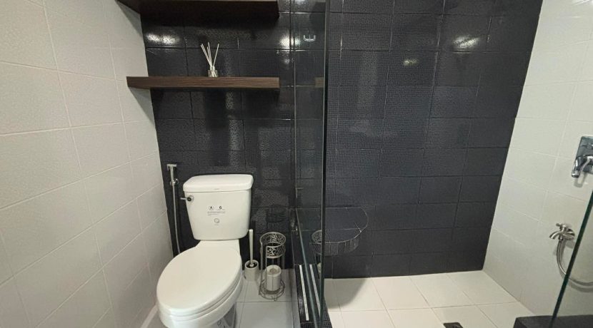 000f7bd85980e9ea8d7357cd6265ccba