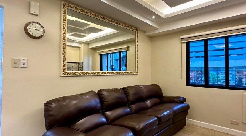 5daa586837ee6ba0914f76638589f916