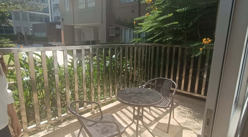 60180501be27e51d302a9ca4543c96e8