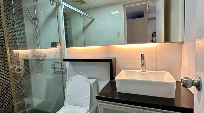 6d259123a2e07e3fa5d2c4b57bf542bd