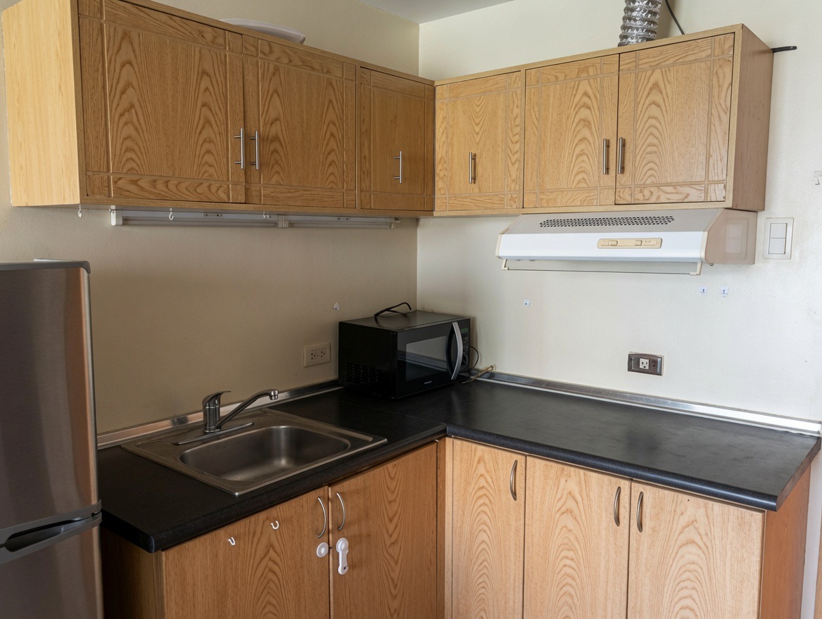 Studio Type Condo for Rent in Oriental Garden Pio Del Pilar Makati City